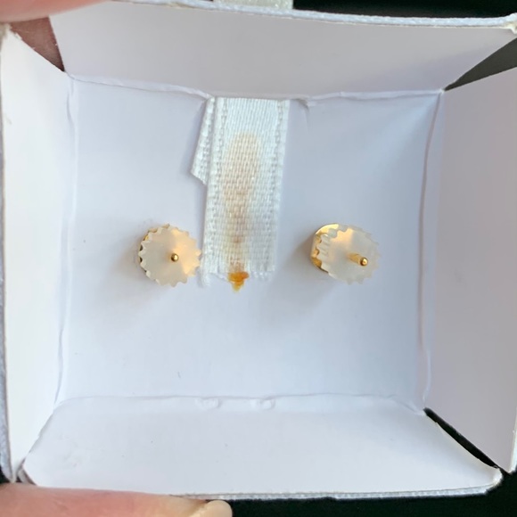 NWOT Saphire and Diamond flower earrings - Picture 2 of 4